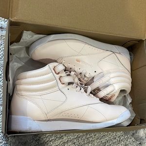 Reebok classic size kids 6.5 high top sneakers